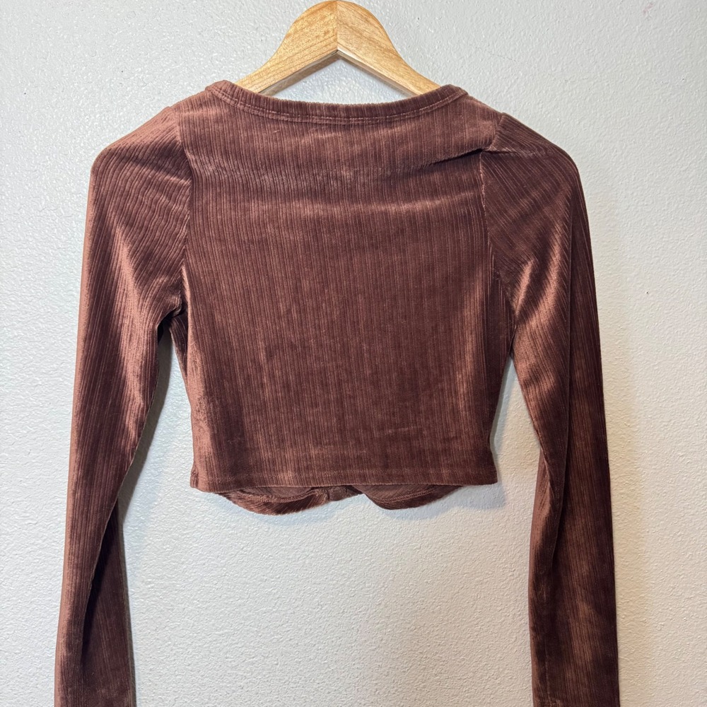 PAC Cares Brown Ribbed Velvet Ruched Button Up Cropped Top Small - Picture 3 of 5